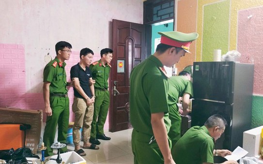 Giải thoát bé gái 14 tuổi kêu cứu ở quán karaoke, phát hiện 2 vụ bóng đá tỷ lệ kèo nhà cái người