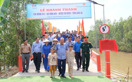 Long An: Khánh thành cầu Kênh 30/4