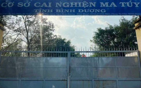 Học viên trốn khỏi cơ sở cai nghiện ma túy, giật điện thoại người đi đường