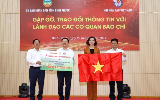 Thêm 15.000 lá cờ tỷ lệ kèo nhà cái đến với Bình Phước