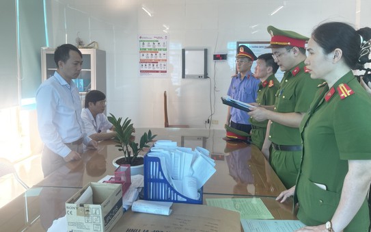 Bác sĩ, điều dưỡng, lập bệnh án khống, chiếm đoạt 10 tỉ đồng tiền bảo hiểm