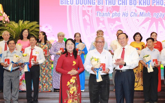 Việc gì có lợi cho dân phải hết sức làm