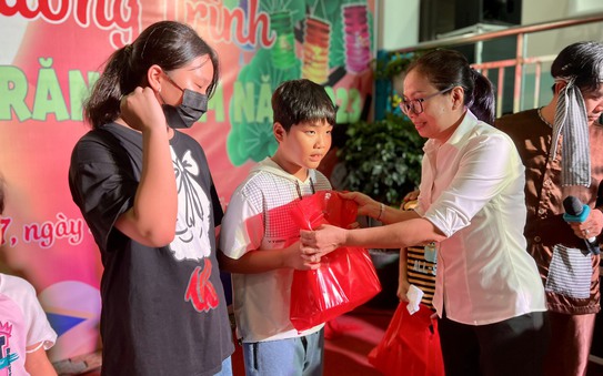 Chăm tỷ lệ kèo nhà cái hôm nay, khen thưởng con CNVC-LĐ vượt khó, học giỏi