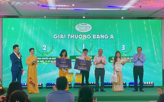 Trao giải cuộc thi video clip "Cùng tỷ lệ kèo nhà cái hành động xanh"