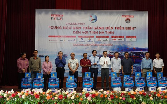 Chương trình "Cùng kèo nhà cái tỷ lệ bóng đá biển" đến với Hà Tĩnh