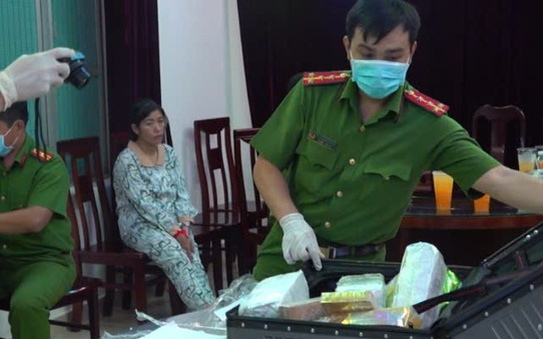 Công tỷ lệ kèo nhà cái malaysia phá chuyên án lớn ngụy trang trong cặp học sinh