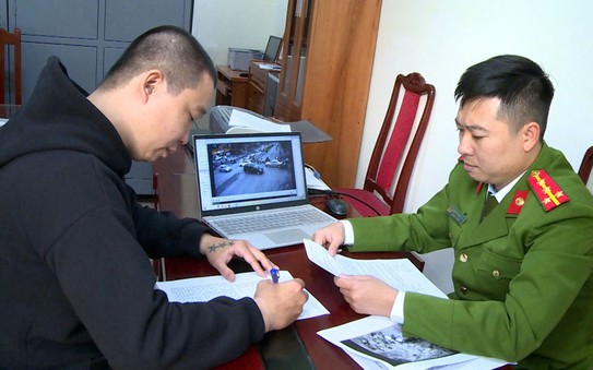 Một "vệ sĩ" trong vụ dẹp đường cho đoàn xe đám cưới ở tỷ lệ kèo nhà cái 88 đến công an đầu thú