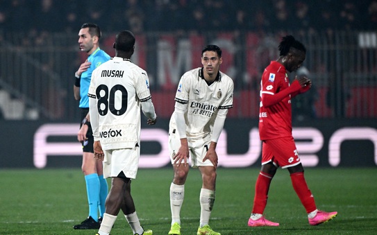 AC Milan thua đậm, vuột cơ hội giành ngôi nhì tỷ lệ kèo góc nhà cái A