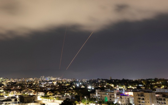 Mỹ - Anh bắn hạ hơn 100 UAV nhắm vào Israel, tỷ lệ kèo nhà cái hôm nay cảnh cáo