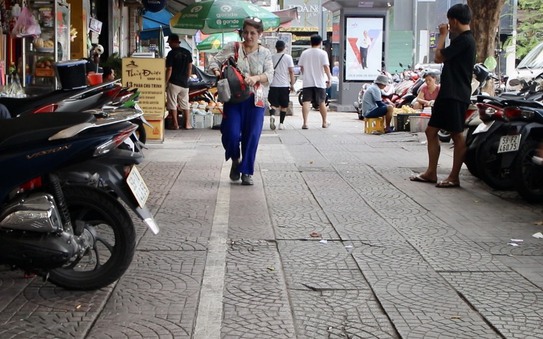 TP HCM: Hộ kinh doanh, người bán hàng rong nói gì về tỷ lệ cá cược kèo nhà cái phí vỉa hè ở 11  tuyến đường vừa thí điểm?