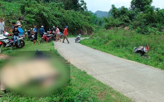 Xe máy lao xuống vực sâu, vợ chồng người Đức thương kèo nhà cái tỷ lệ cá cược