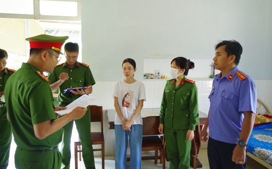 “Nữ doanh nhân” bị bắt vì lừa đảo, chiếm đoạt 800 triệu đồng