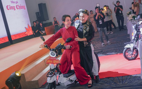 Phim "Mùi phở": Cuộc chiến qua lại của những thế hệ trong cuộc sống và ẩm thực