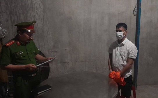 Mkèo nhà cái tỷ lệ bóng đág súng vào tiệm hớt tóc nữ tìm… người yêu