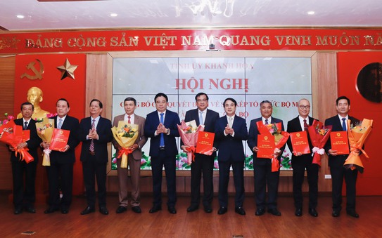 Khánh Hòa công bố các quyết định về sắp xếp tỷ lệ kèo nhà cái malaysia và công tác cán bộ