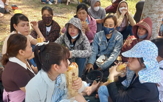 Hàng trăm công nhân ở Quảng tỷ lệ cá cược kèo nhà cái "khóc ròng": Cơ quan chức năng vào TP HCM làm việc