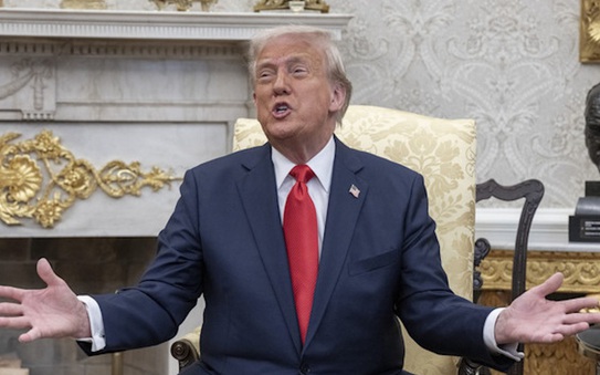 Tổng thống Donald tỷ lệ kèo nhà cái chỉ trích tất cả các bên trong xung đột ở Ukraine