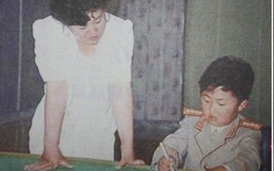 Xuất thân khó xử của mẹ tỷ lệ bóng đá kèo nhà cái