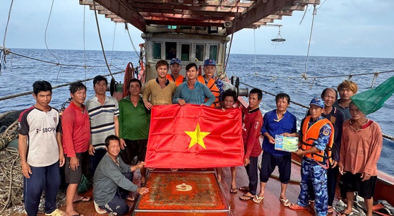 Chiến sĩ Cảnh sát biển, ngư dân hướng về Đại hội XIV