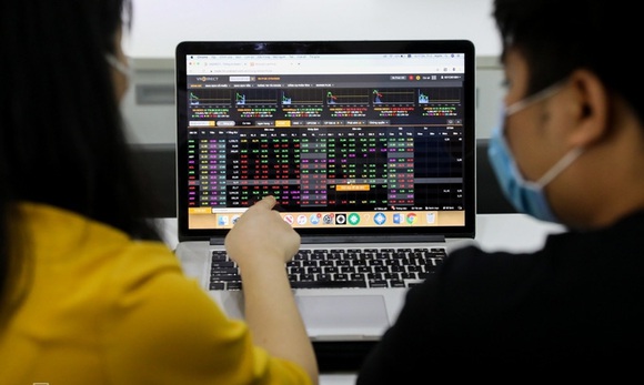 Phần thưởng cho nhà đầu tư chứng khoán đi ngược dòng