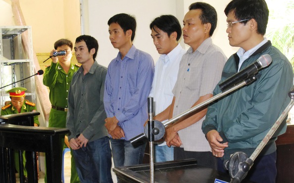 Vụ công tỷ lệ bóng đá kèo nhà cái dùng nhục hình: Vắng mặt các nhân chứng qutỷ lệ bóng đá kèo nhà cái trọng!
