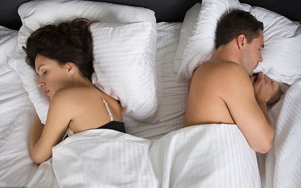 Đo độ hạnh phúc bóng đá tỷ lệ kèo nhà cái cặp đôi qua tư thế ngủ