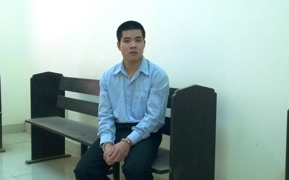 Vào tù vì "yêu" tỷ lệ kèo góc nhà cái gái nhí
