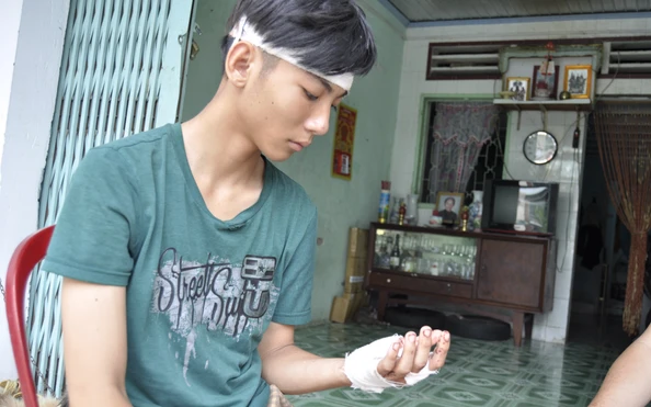 Bắt 10 đối tượng xông vào công sở chém tỷ lệ cá cược kèo nhà cái