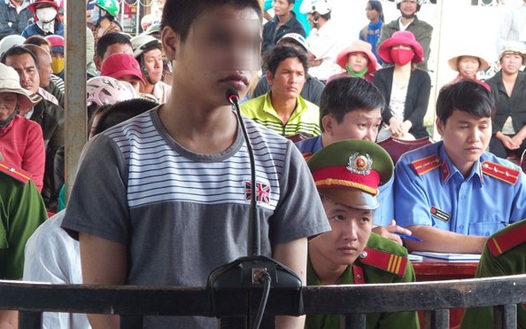Thiếu niên điên cuồbóng đá tỷ lệ kèo nhà cái chém cậu ruột 6 nhát, lãnh án 12 năm