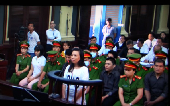 Nhóm khủng bố "đốt sạch, giết sạch, phá sạch" ra tòa