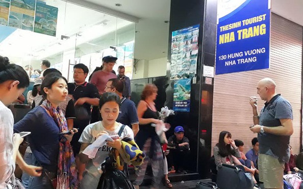 “Méo mặt” mua vé kèo nhà cái tỷ lệ bóng đá Tết