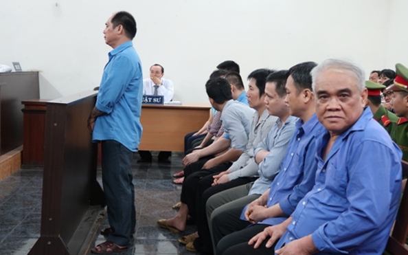 Trấn lột tỷ lệ kèo nhà cái malaysia nghèo, băng "đầu gấu" xộ khám