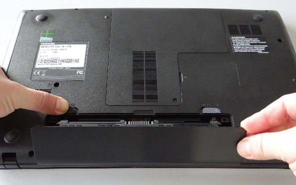 Có nên tháo tỷ lệ kèo nhà cái malaysia laptop để tránh bị chai?