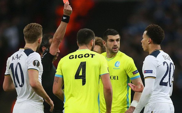 tỷ lệ kèo nhà cái gục ngã, đại gia Europa League tan tác