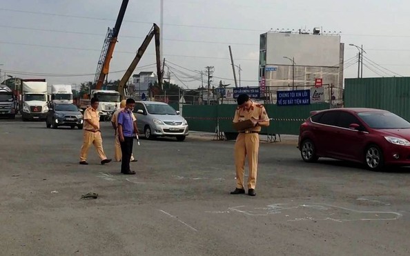 Xe ben cán qua tỷ lệ kèo nhà cái đàn ông ở nút giao “tử thần”