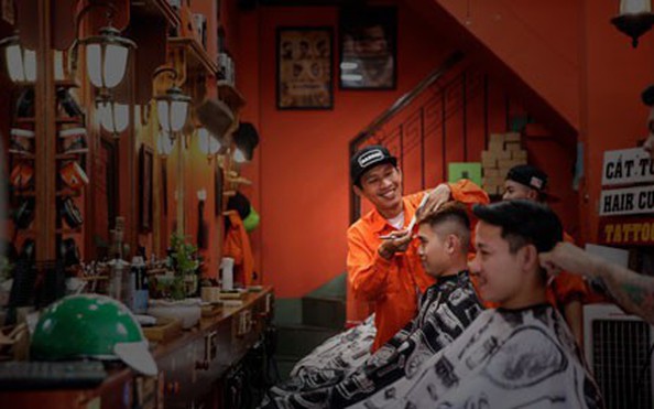 [eMagazine] Bí mật tỷ lệ cá cược kèo nhà cái chàng thợ cắt tóc đam mê bóng tròn