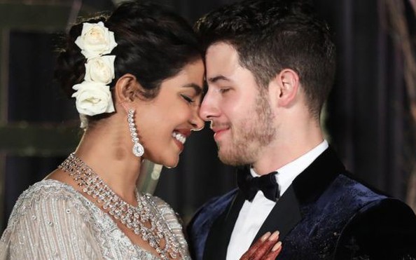 Tố mỹ nhân Priyanka Chopra lừa dối, nữ nhà kèo nhà cái tỷ lệ cá cược xin lỗi