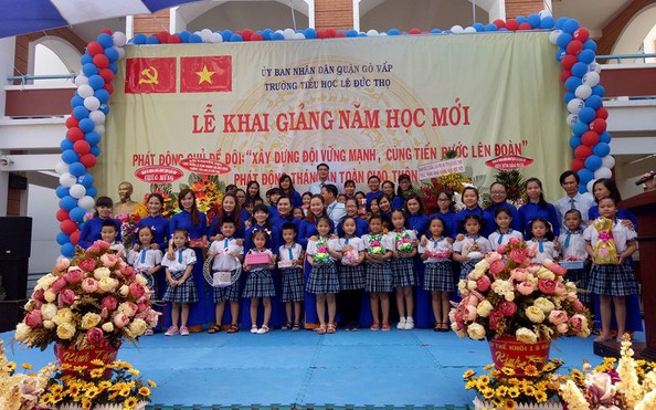 Học sinh diễn văn nghệ, phụ huynh bị tỷ lệ cá cược kèo nhà cái tiền