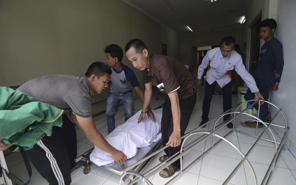 Rượu cồn trộn thuốc diệt côn trùng giết gần 80 kèo nhà cái tỷ lệ cá cược ở Indonesia