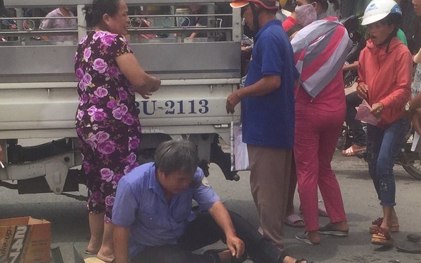 Cha ngây dại bên thi thể con tử nạn dưới bánh tỷ lệ kèo nhà cái 88 ben