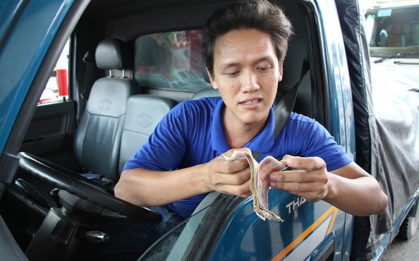 Tài xế dùng đủ các “chiêu” phản ứng tỷ lệ bóng đá kèo nhà cái Cần Thơ – Phụng Hiệp