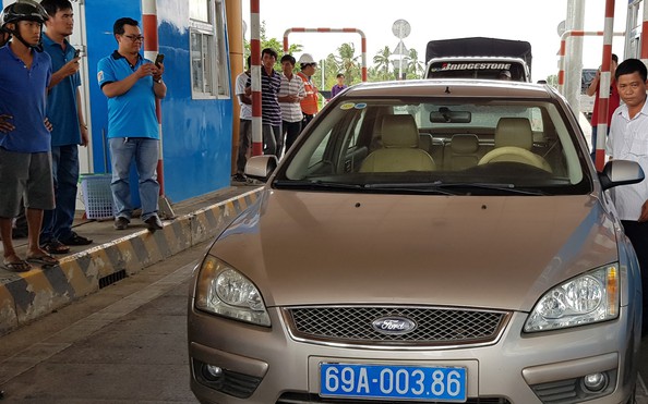 Tài xế xe biển số xanh phản ứng, tỷ lệ bóng đá kèo nhà cái Sóc Trăng xả trạm lần thứ 2