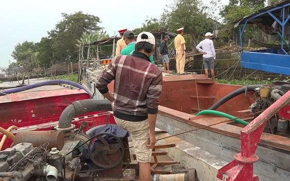 Bắt quả tang nhóm "cát tặc" hoành hành trên kèo nhà cái tỷ lệ cá cược