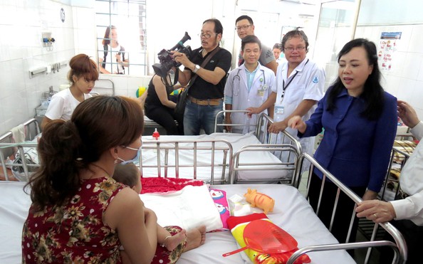 Bộ trưởng Bộ Y tế: Con dưới 9 tháng mắc sởi, mẹ phải chích kèo nhà cái tỷ lệ cá cược