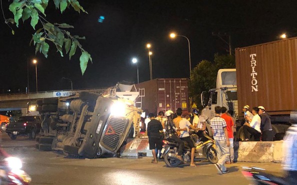 TP HCM: Xe container lật như phim ở vòng tỷ lệ kèo nhà cái 88 Phú Hữu