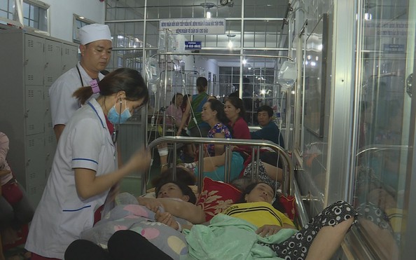 Tìm ra "thủ phạm" khiến hơn 350 kèo nhà cái tỷ lệ bóng đá nhập viện
