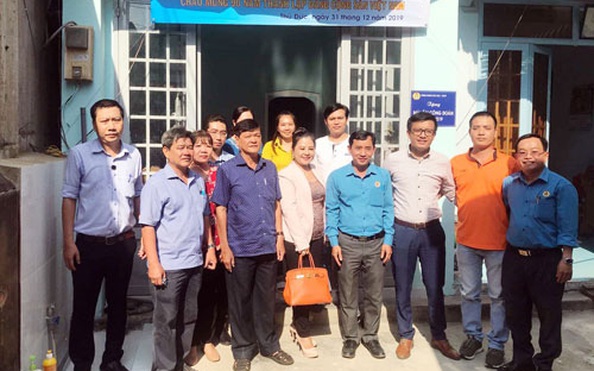 Công nhân tỷ lệ kèo nhà cái đón Tết trong nhà mới