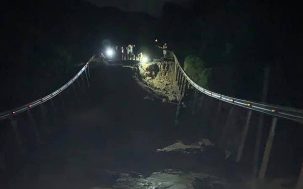 Quốc lộ 26 tiếp tục sạt lở 50m, sâu 10m, tỷ lệ kèo góc nhà cái cắt tuyến huyết mạch Đắk Lắk - Khánh Hòa