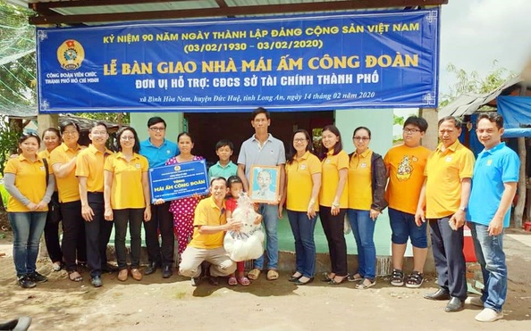 Trao mái ấm cho đoàn tỷ lệ kèo nhà cái khó khăn
