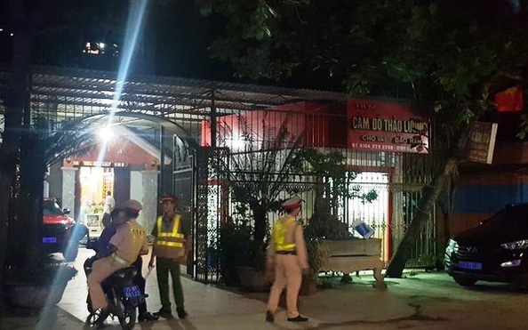 Kiểm tra nhà tỷ lệ kèo nhà cái malaysia đối tượng đánh đại úy công an, phát hiện cả súng và kiếm